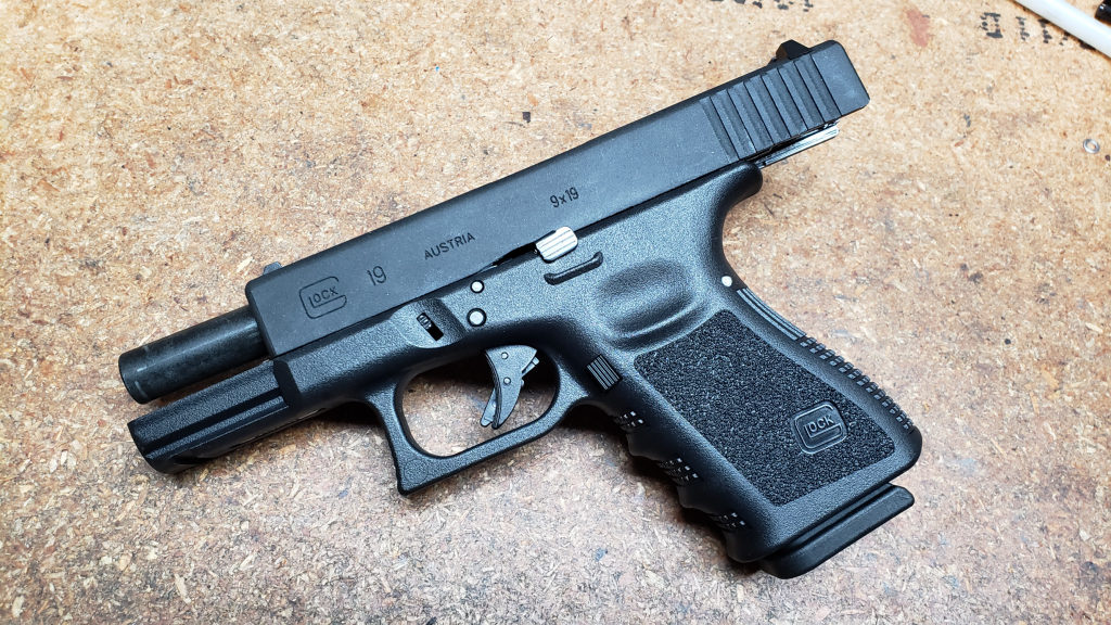 Elite Force GLOCK 17 GEN. 3 GBB - Airsoft Unboxing & Review 